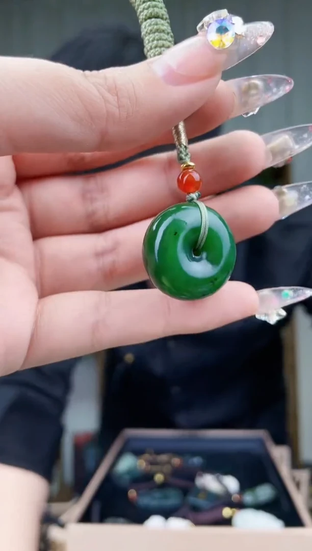 【闪购商品】和田玉挂件未镶嵌拍一发一，多样性发货！