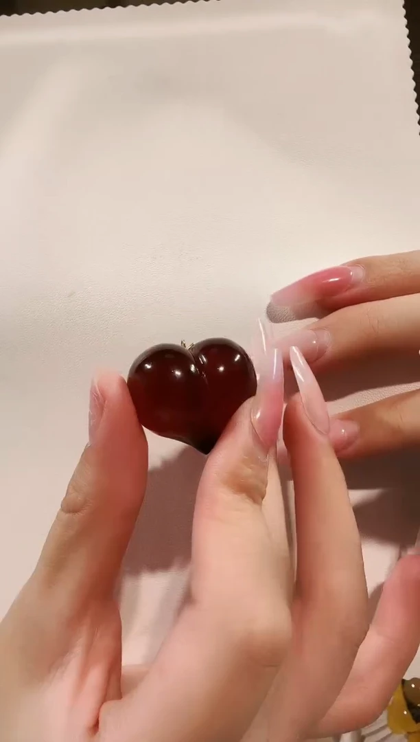 血珀颈饰未镶嵌吊坠