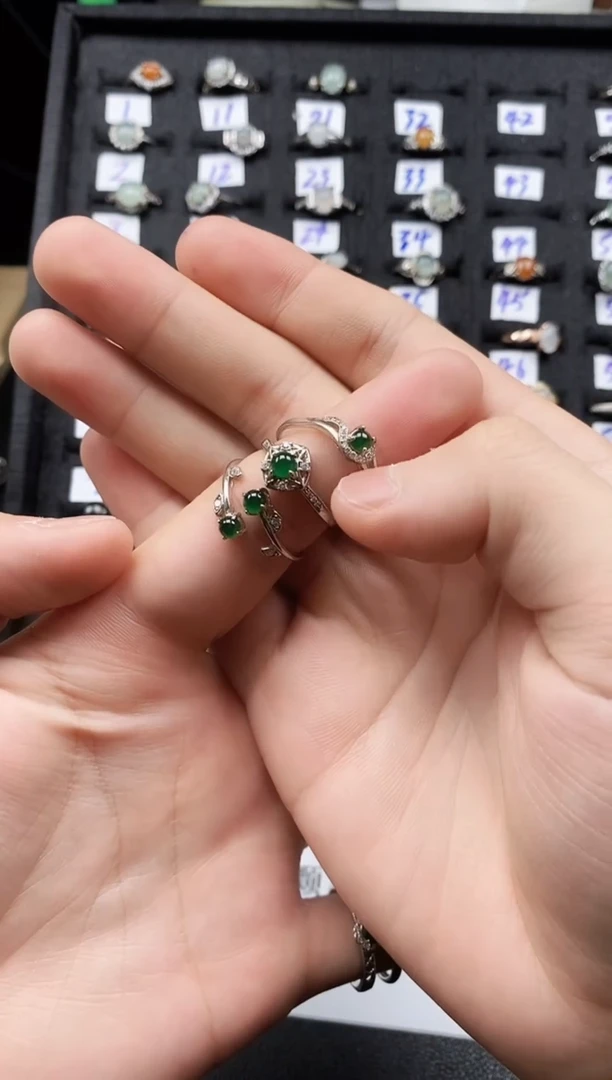 翡翠戒指银S925镶嵌天然翡翠