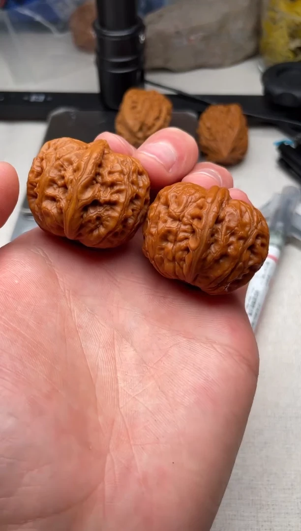 把件文玩核桃元宝打好底