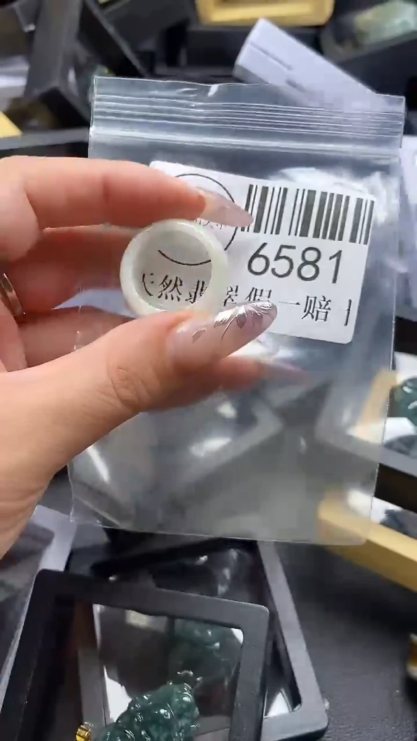 吊坠(不含链)未镶嵌翡翠6581