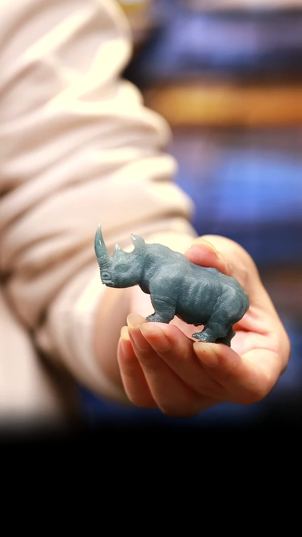 未镶嵌摆件翡翠犀牛