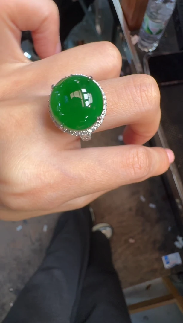 未镶嵌定制翡翠翡翠A货有轻微色差属于正常现象，蛋面1