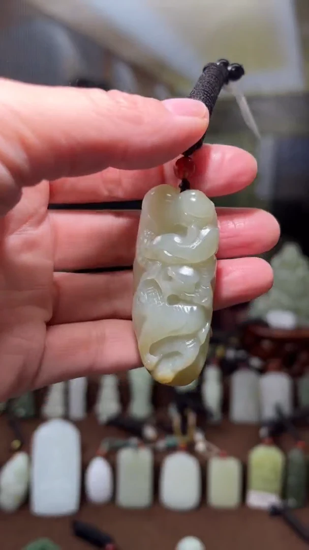 颈饰未镶嵌和田玉·