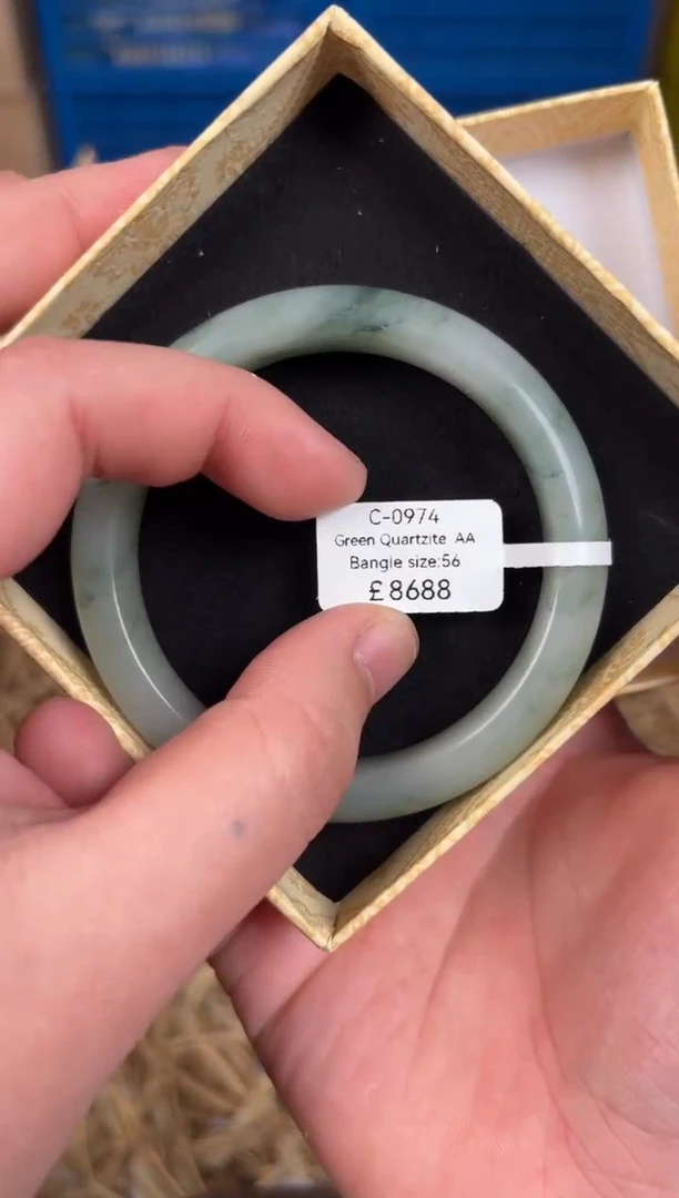 未镶嵌手镯石英质玉C0974