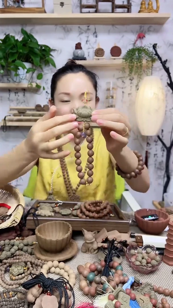 泥塑香身芄大莲花加桂花珠手机腕挂