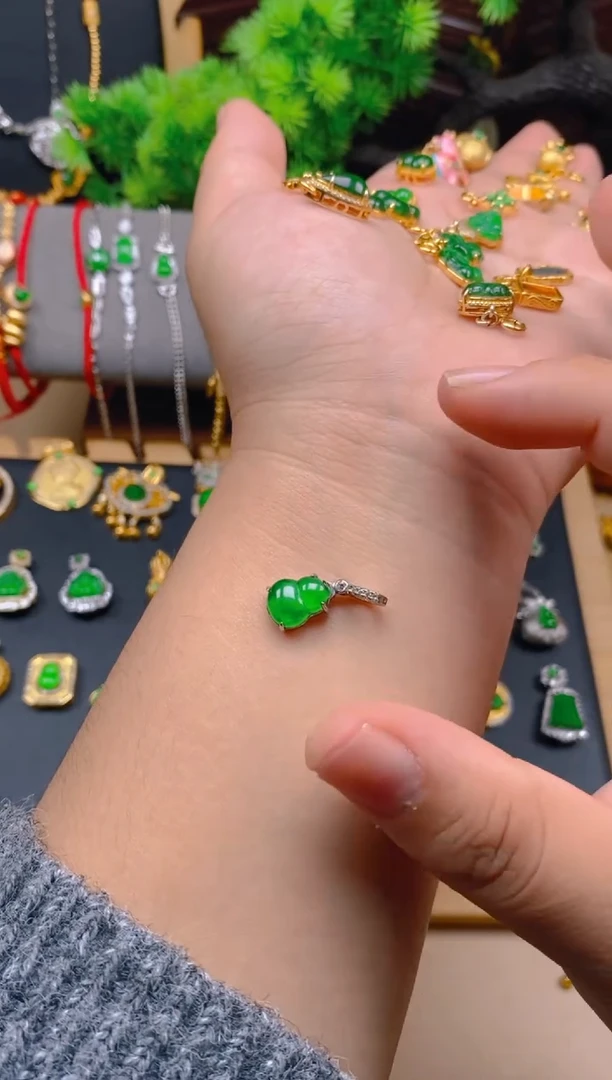 吊坠(不含链)银S925镶嵌翡翠银色葫芦万能扣