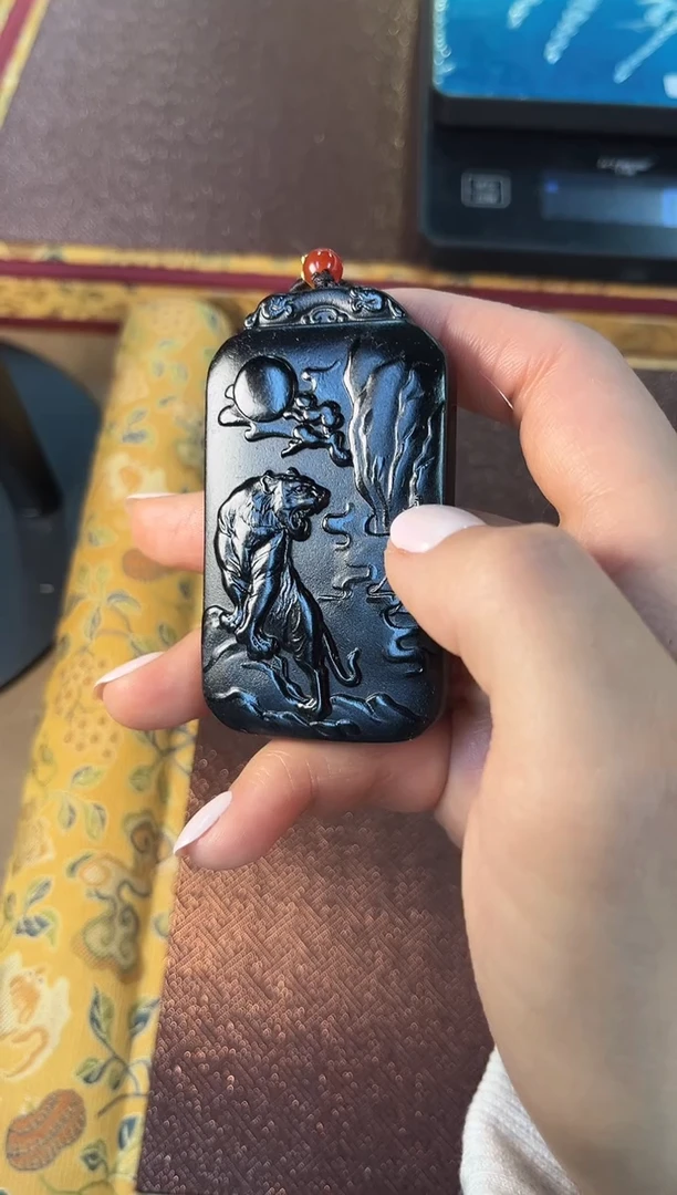 颈饰未镶嵌和田玉和田玉挂件上山虎M027