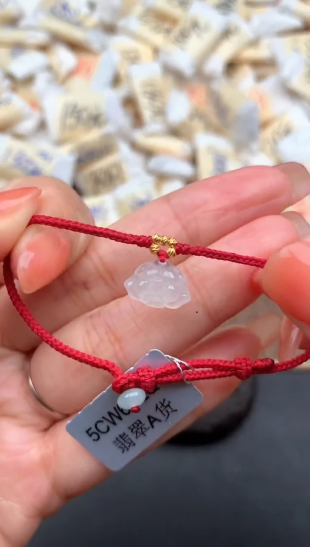 18K金镶嵌挂件翡翠福利