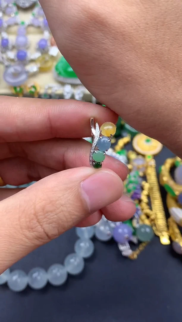 翡翠戒指18K金镶嵌189--春日珠宝