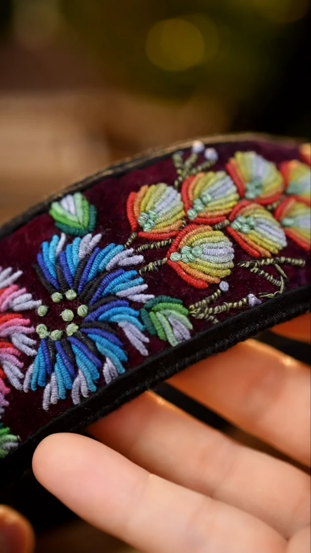 刺绣私人定制苗族手工A857