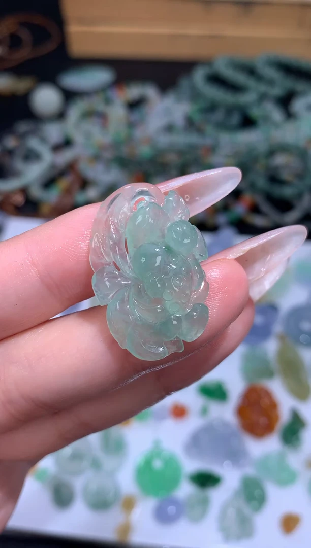 未镶嵌定制翡翠莲花
