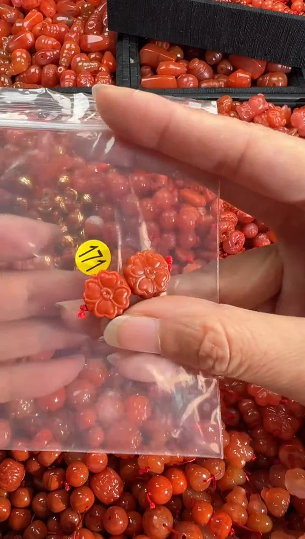 【闪购商品】南红玛瑙颈饰未镶嵌1