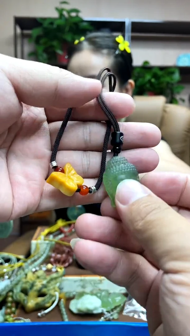 未镶嵌岫玉吊坠·