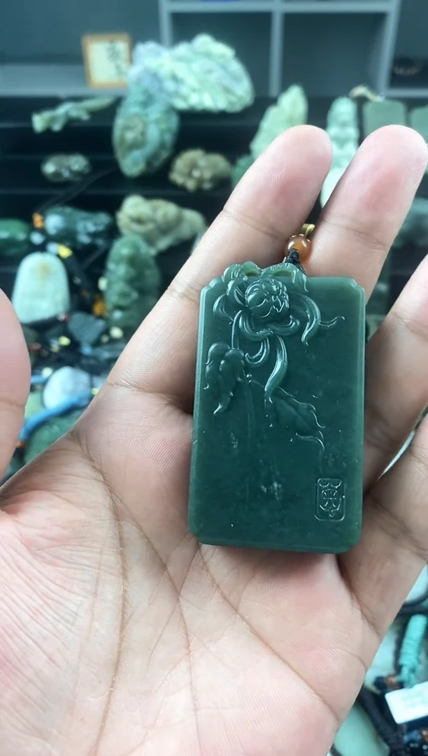 和田玉未镶嵌颈饰1