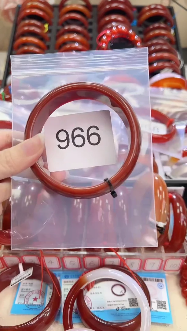 手镯玛瑙/玉髓未镶嵌64圈口*966