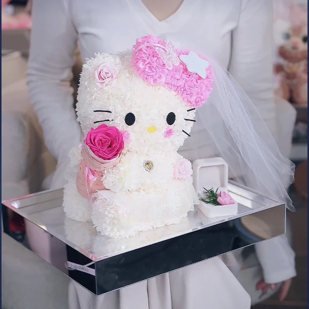 《L B D R》情人节新款白色婚纱HelloKitty永生花KT凯蒂猫摆件