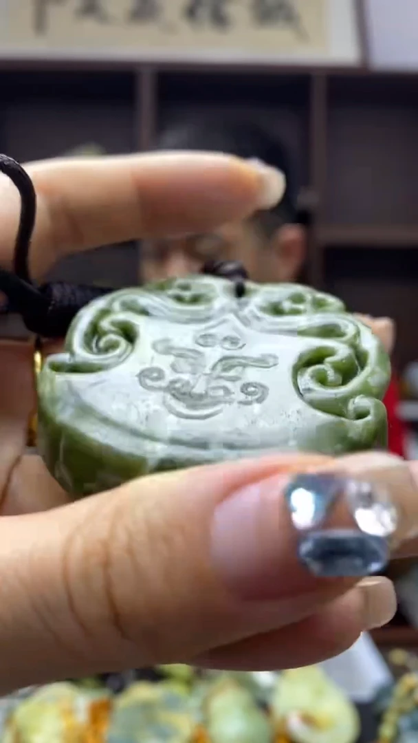 未镶嵌岫玉挂件