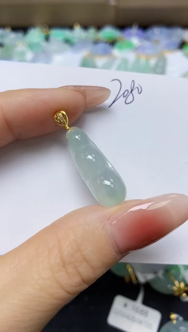 翡翠未镶嵌颈饰 天然缅甸翡翠A货