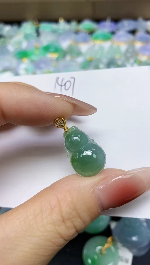 翡翠未镶嵌颈饰 天然缅甸翡翠A货