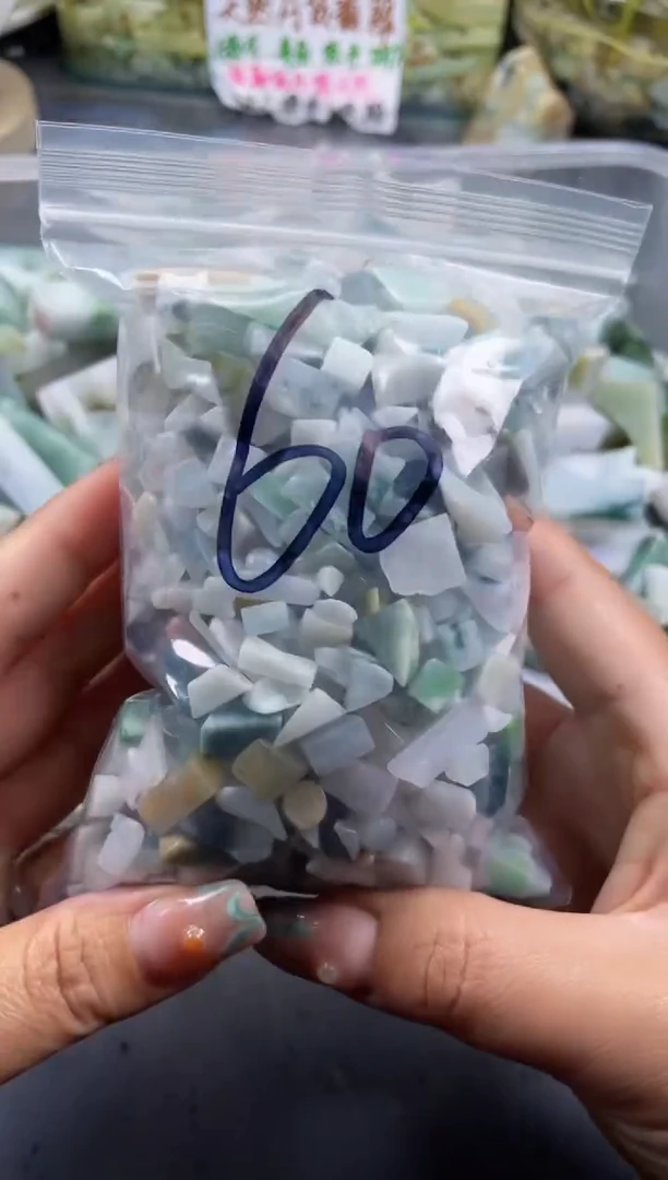 配石翡翠天然翡翠迷你500克60