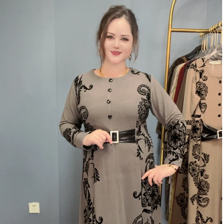 2025年秋冬新款修身长款连衣裙