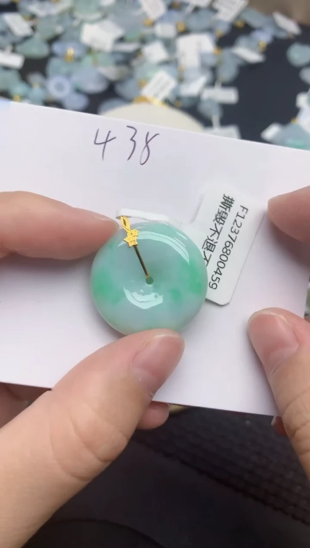 翡翠18K金镶嵌颈饰天然缅甸A货翡翠