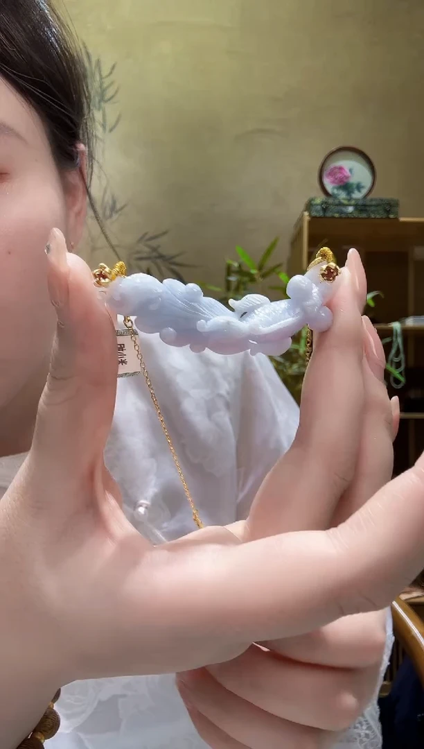 翡翠未镶嵌颈饰吊坠