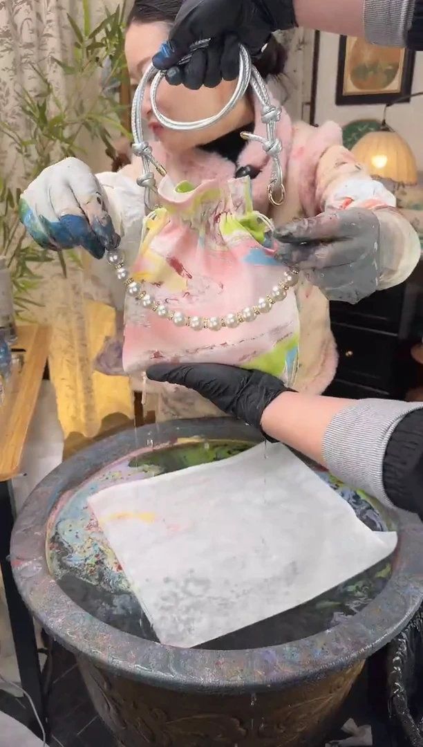 255 春日颂 丝绸锦囊包