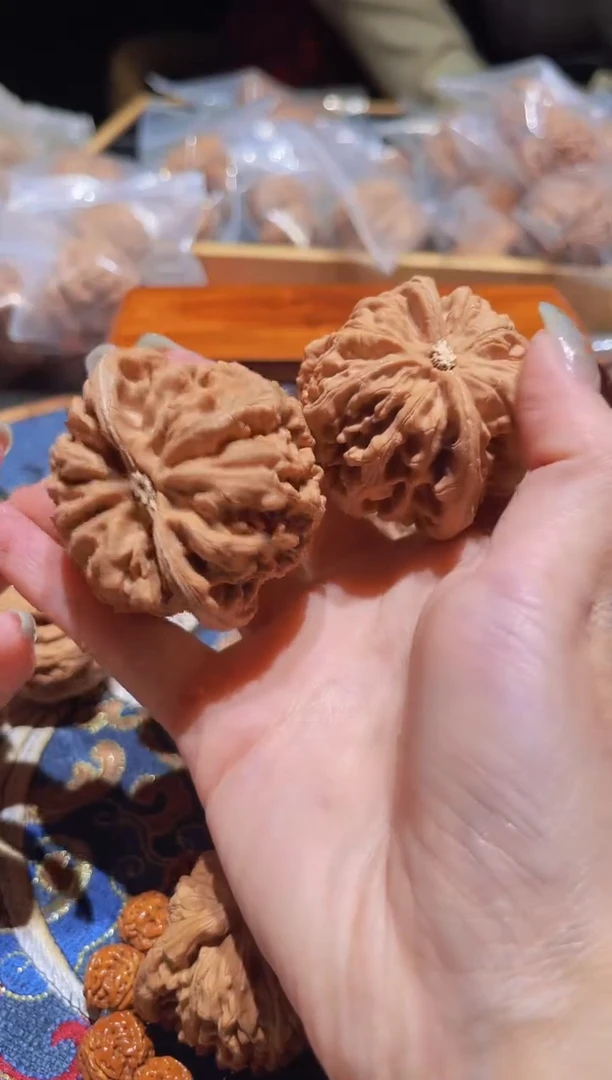 把件文玩核桃073 粗筋有黄48