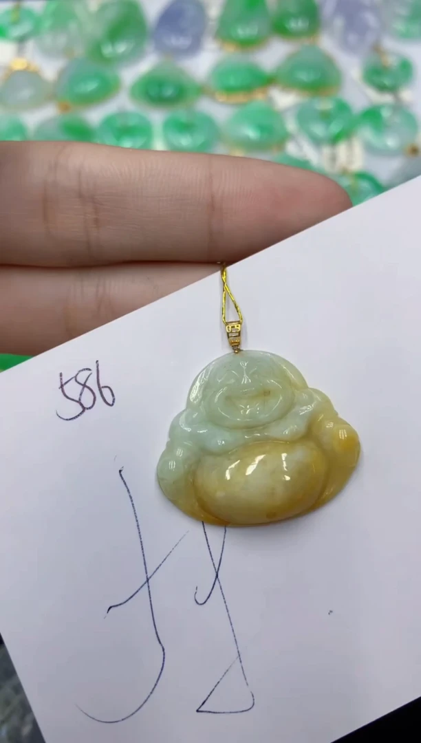 颈饰18K金镶嵌翡翠 翡翠