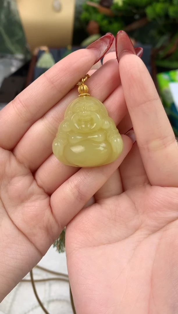 颈饰未镶嵌和田玉云**?吊坠