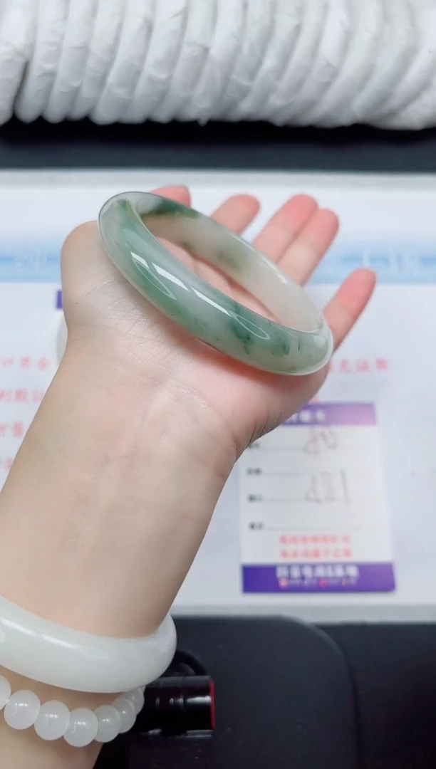 【闪购商品】石英质玉手镯未镶嵌80#58.1