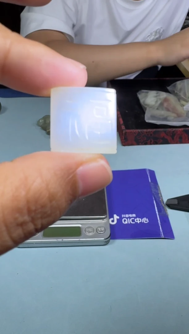 和田玉未镶嵌颈饰1