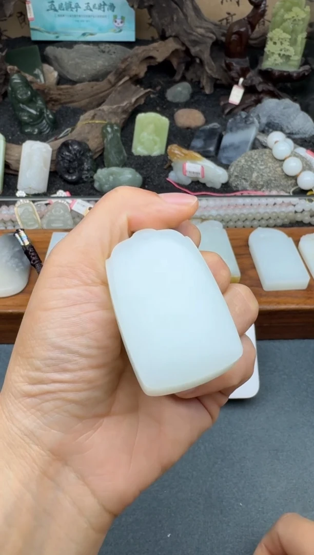 和田玉未镶嵌颈饰2