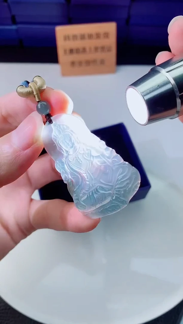 翡翠未镶嵌颈饰1