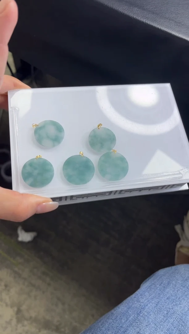 翡翠18K金镶嵌颈饰Z350 多样性发一件/配绳子