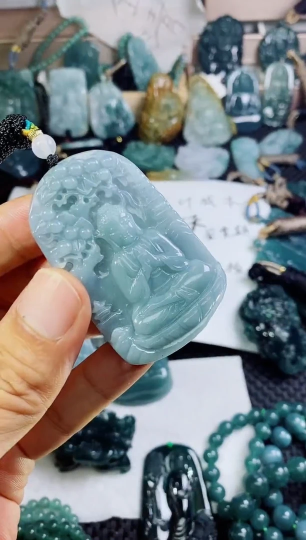 翡翠未镶嵌颈饰