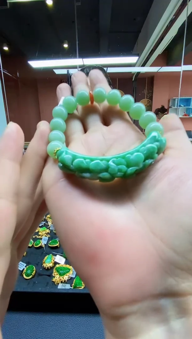颈饰未镶嵌翡翠手牌