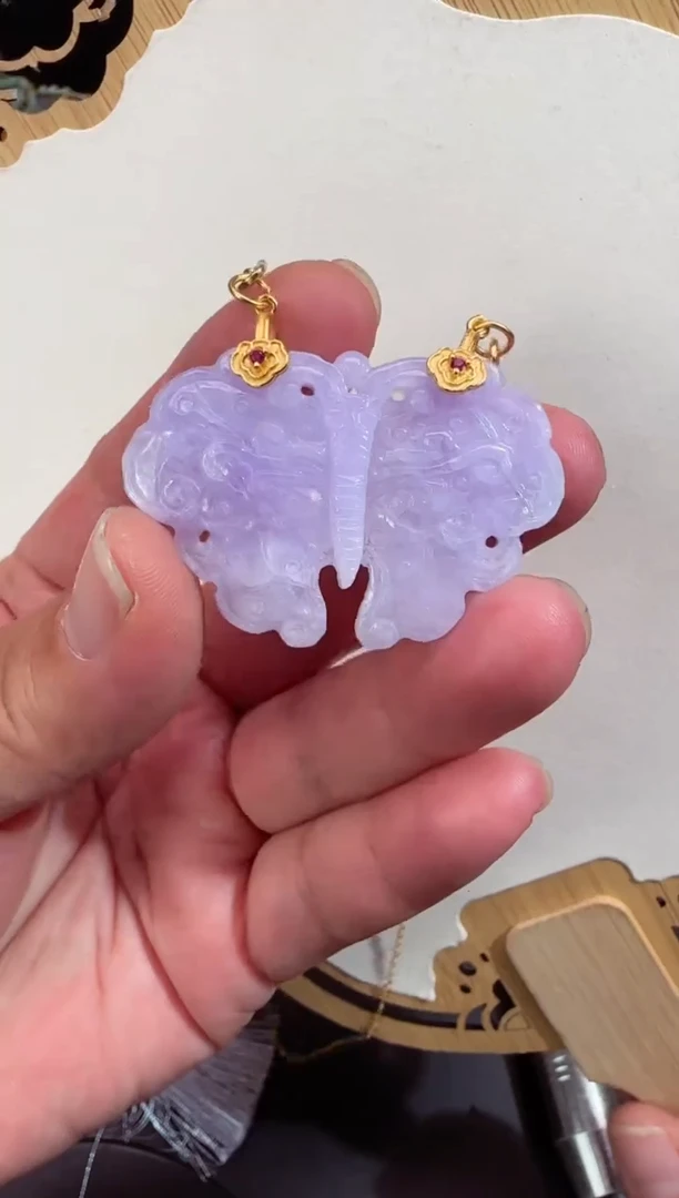 【闪购商品】翡翠颈饰未镶嵌牌子