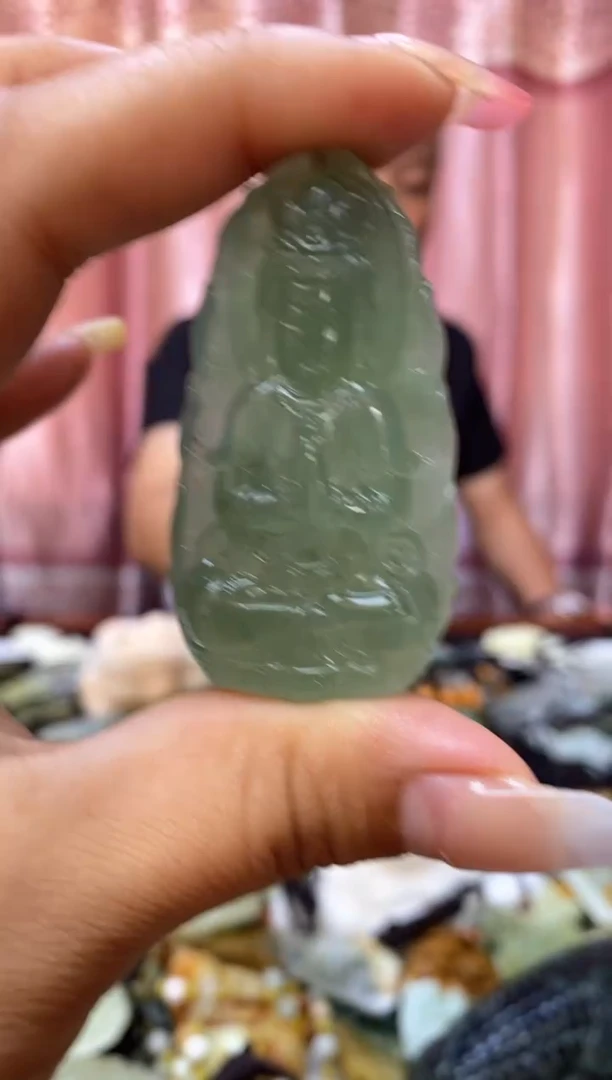 未镶嵌岫玉吊坠