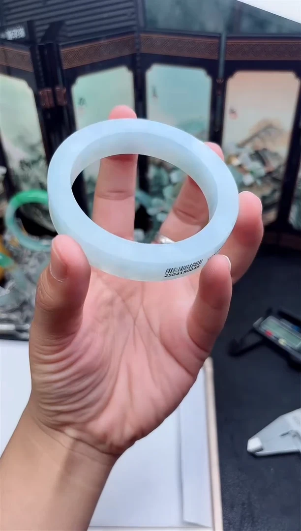 定制翡翠手镯未镶嵌手镯