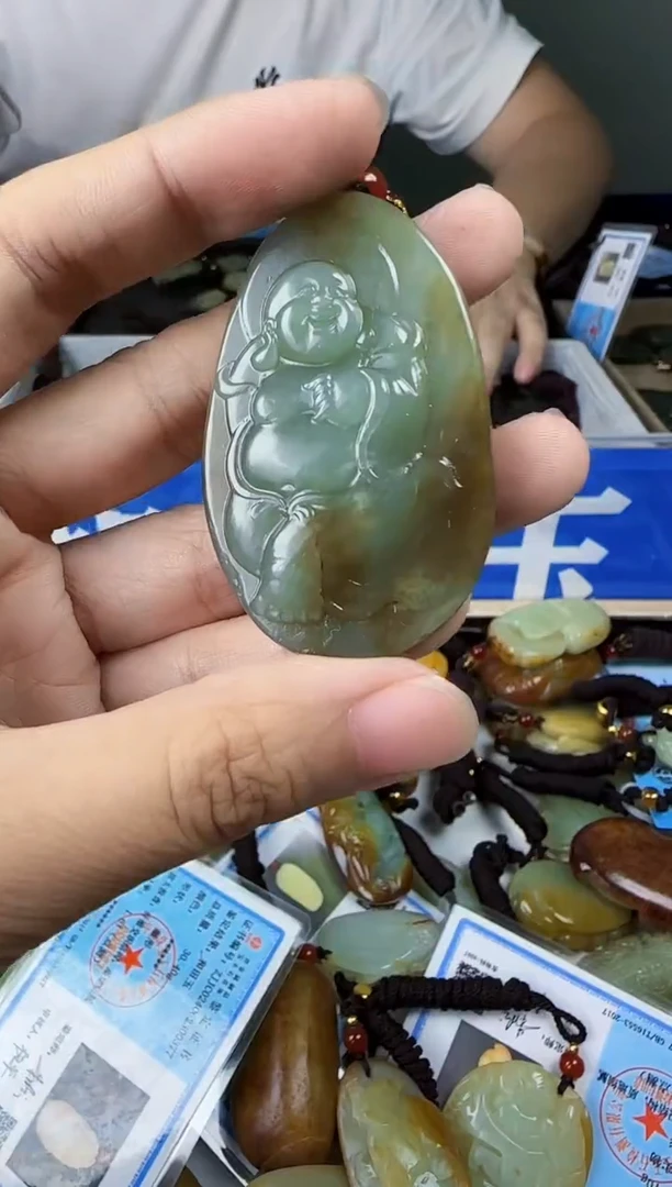 和田玉未镶嵌颈饰1