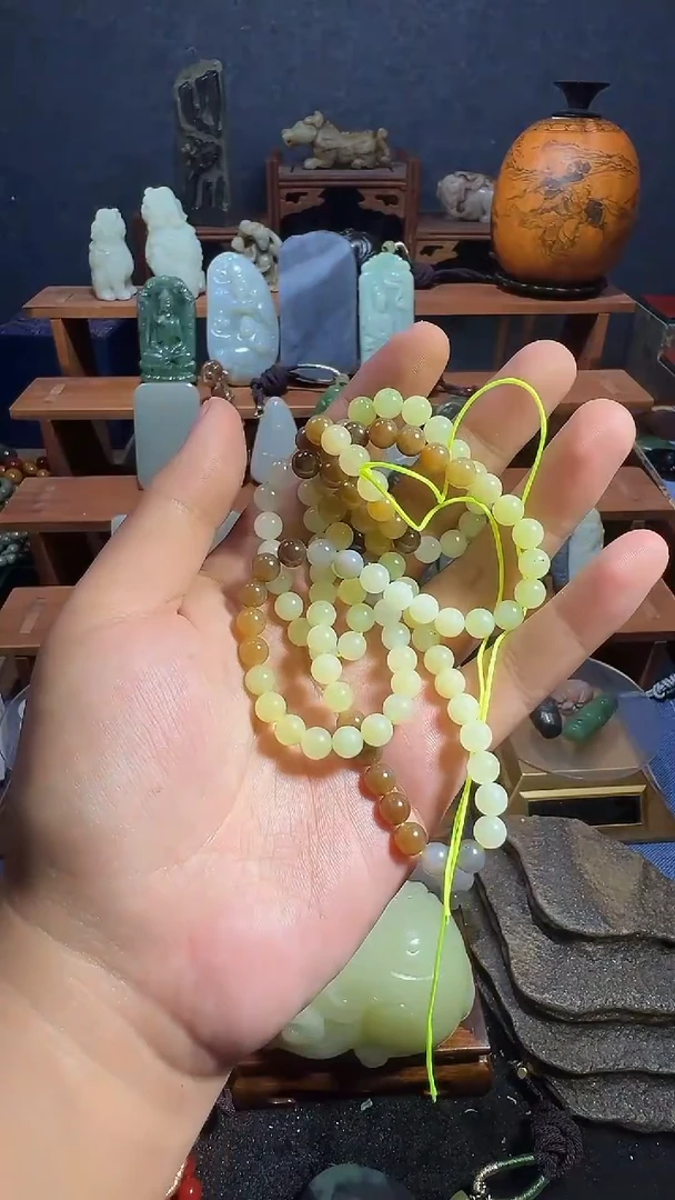 颈饰未镶嵌和田玉斌*1