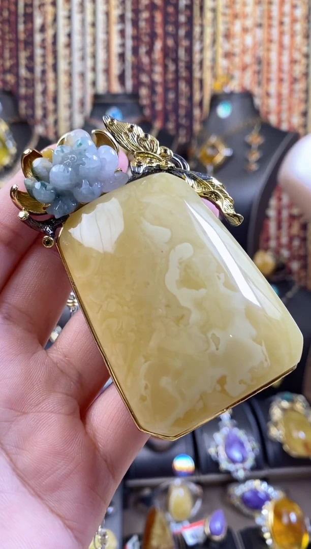 银S925镶嵌颈饰琥珀吊坠