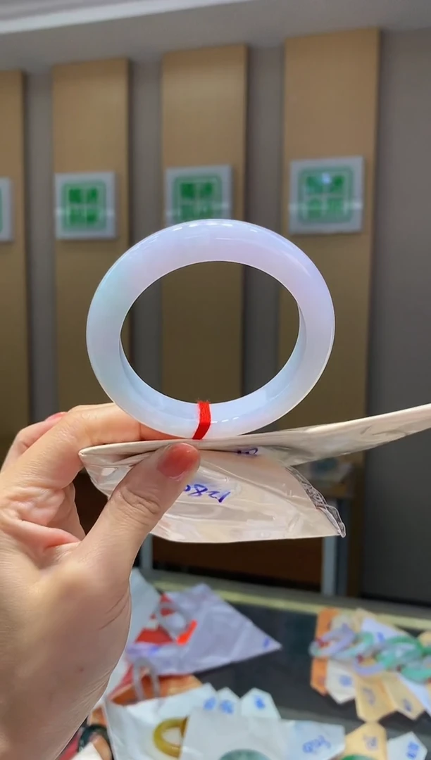 翡翠手镯未镶嵌-Q133圈口57.3