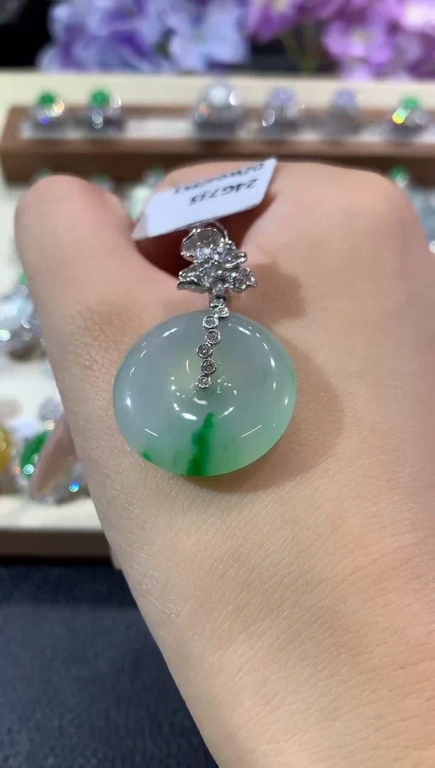 吊坠(不含链)18K金镶嵌翡翠D22