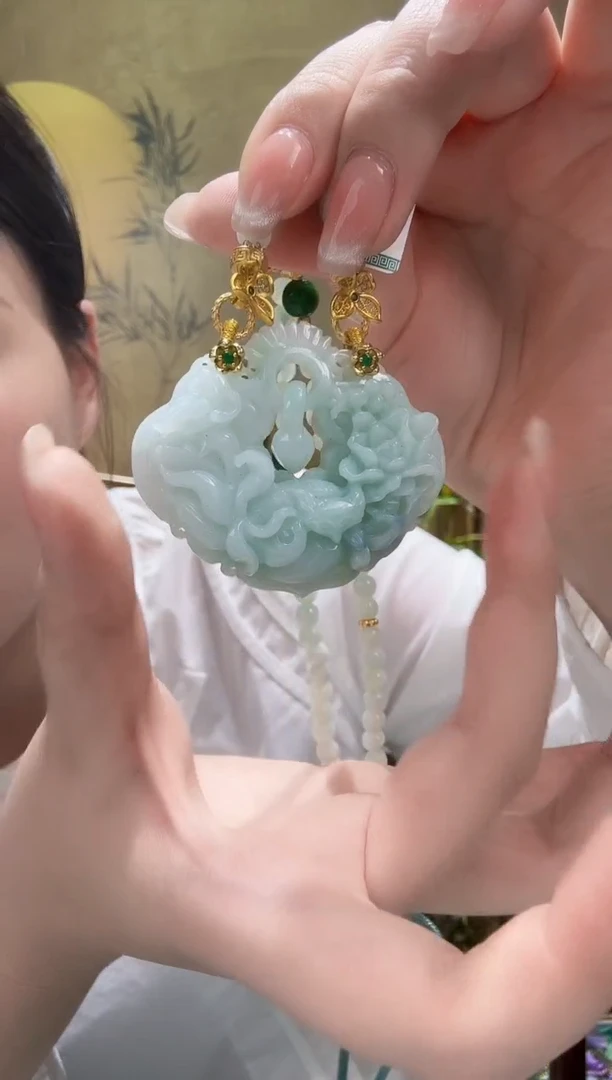 翡翠未镶嵌颈饰吊坠