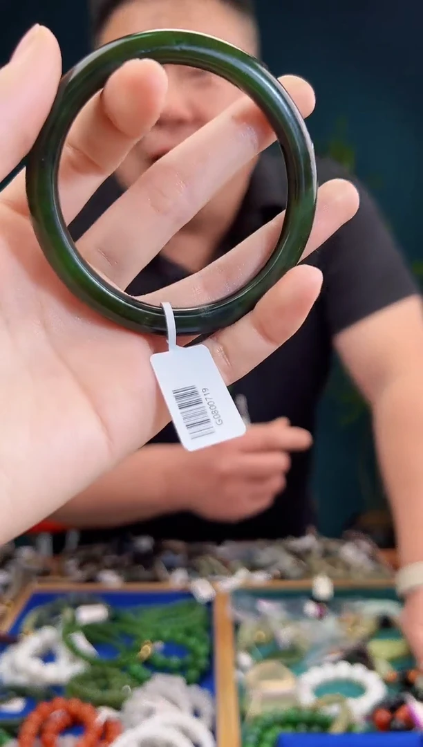 未镶嵌手镯和田玉一物一证 拍一单发一个 57.7