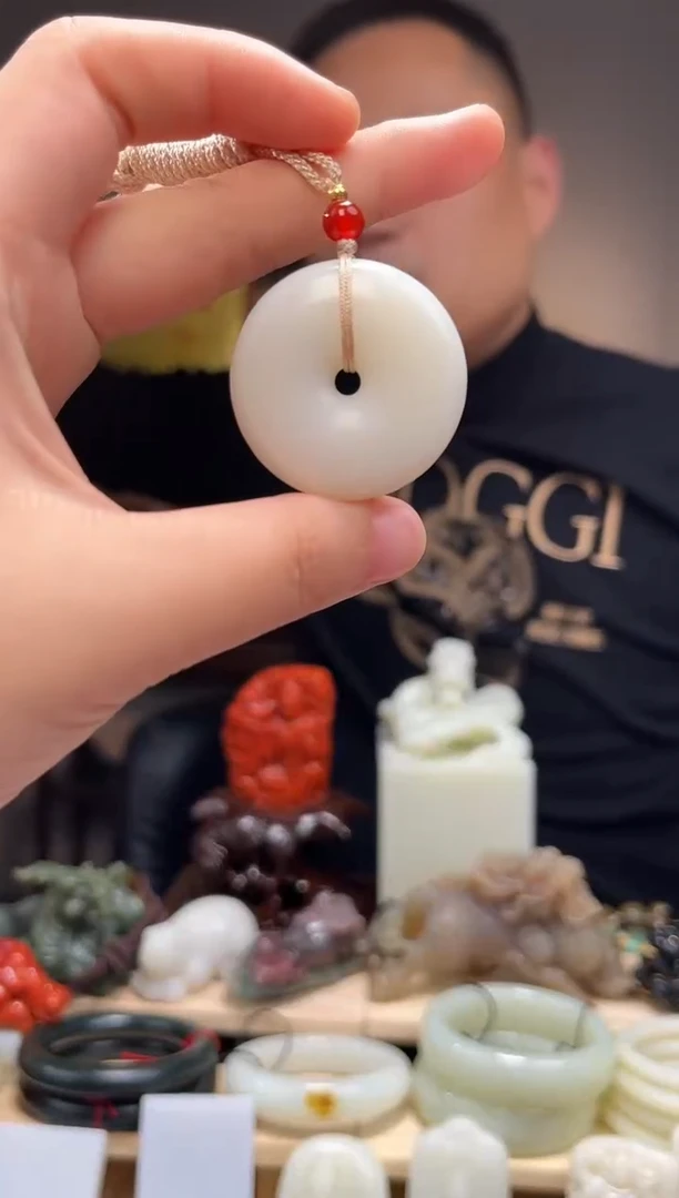 颈饰未镶嵌和田玉吊坠35